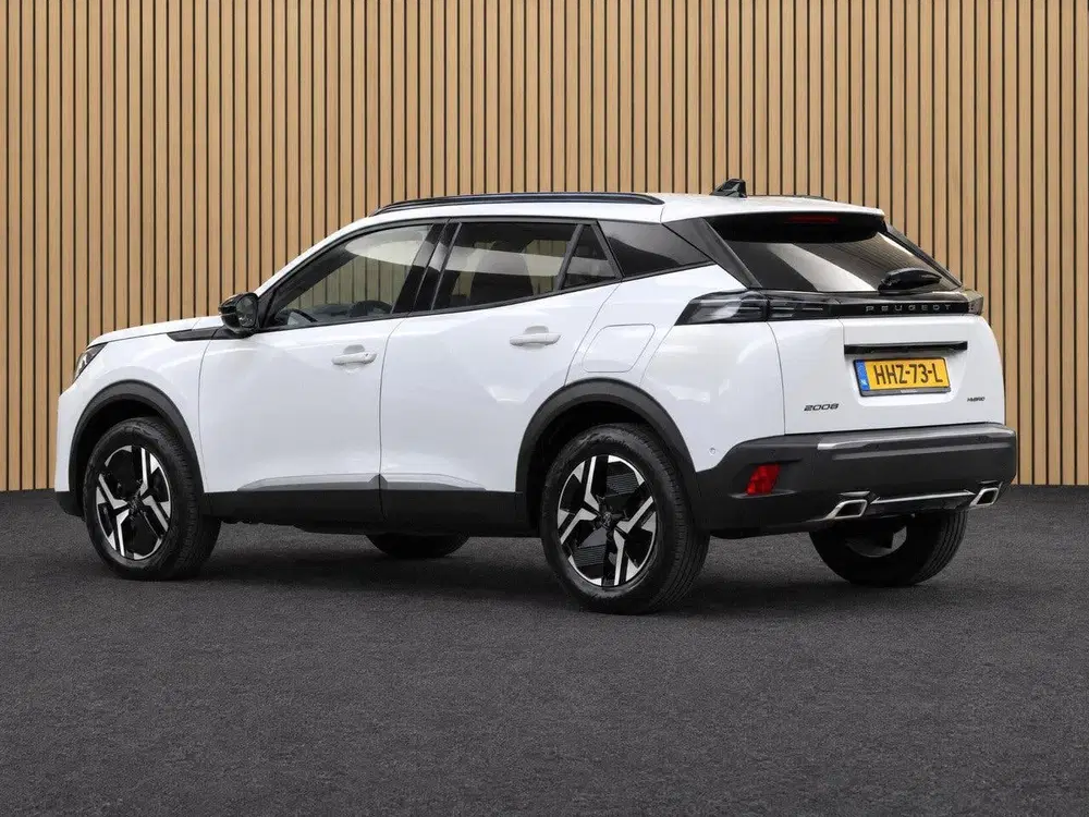 Peugeot 2008 1.2 Hybrid 145 Allure uit 2025, foto 2