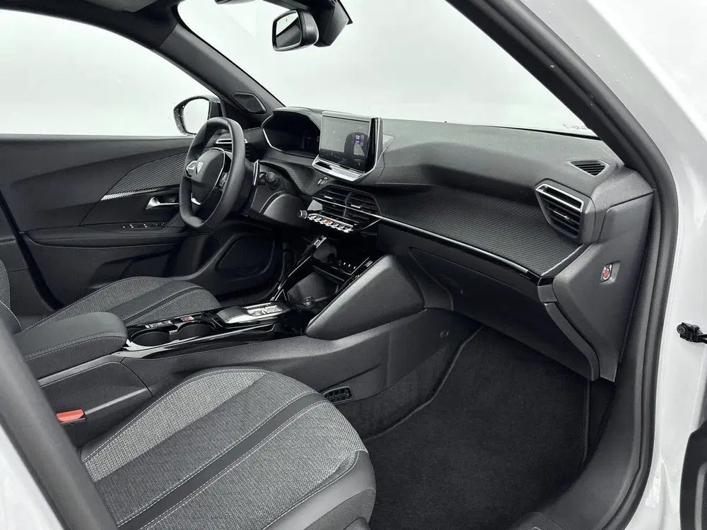 Peugeot 2008 1.2 Hybrid 145 Allure uit 2025, foto 12