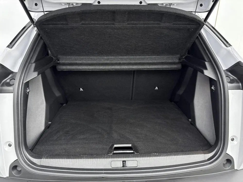 Peugeot 2008 1.2 Hybrid 145 Allure uit 2025, foto 14