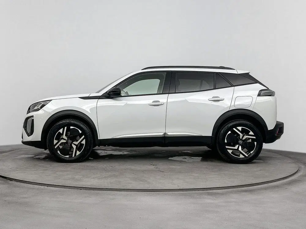 Peugeot 2008 1.2 Hybrid 145 Allure uit 2025, foto 2