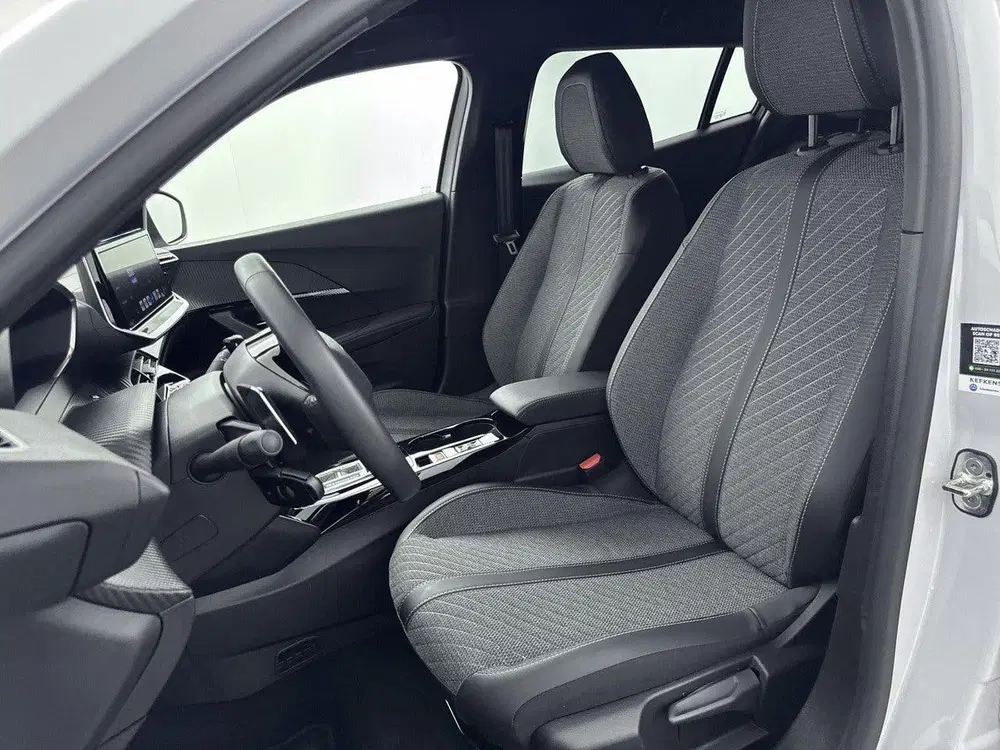 Peugeot 2008 1.2 Hybrid 145 Allure uit 2025, foto 9