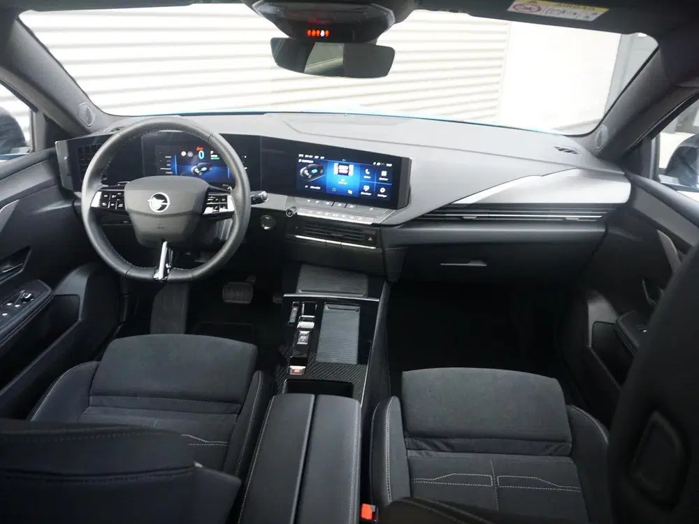 Opel Astra 1.6 Turbo Plug In Hybrid GS Leder Alcantar uit 2025, foto 13