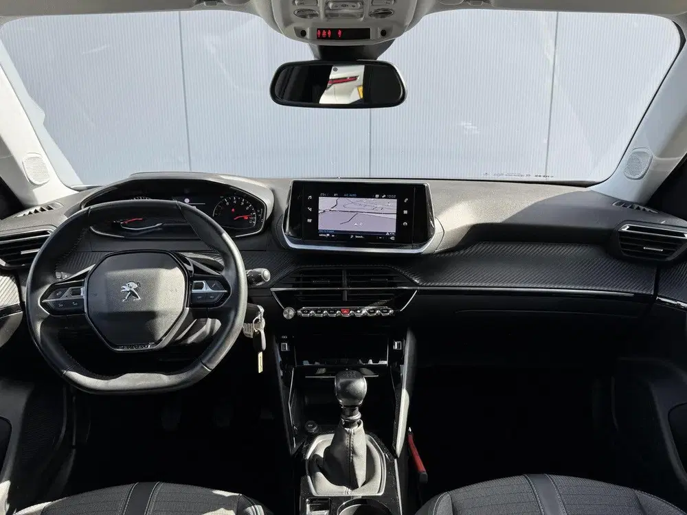 Peugeot 2008 1.2 PureTech Allure uit 2022, foto 13