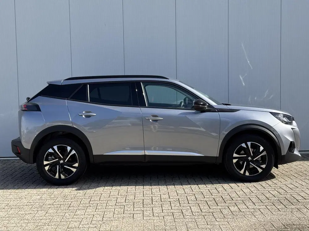Peugeot 2008 1.2 PureTech Allure uit 2022, foto 4
