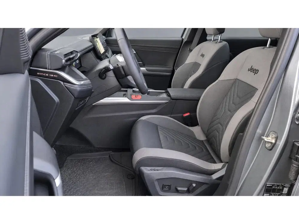 Jeep Compass First Edition 74 kWh Schuifkanteldak I Pre uit 2026, foto 15