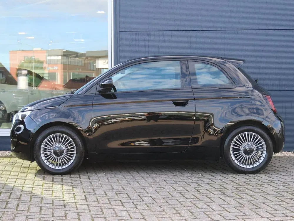Fiat 500e Icon 42 kWh uit 2023, foto 2