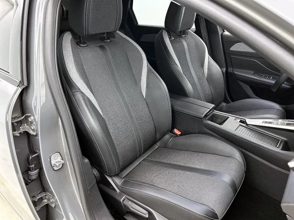 Peugeot 308 SW Allure Hybrid 145pk Automaat uit 2025, foto 14