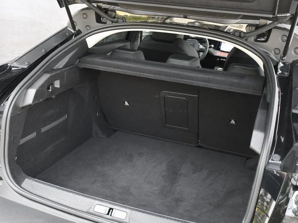 Peugeot 408 Allure 1.2 Hybrid 145pk Automaat ADAPT. CC uit 2025, foto 12