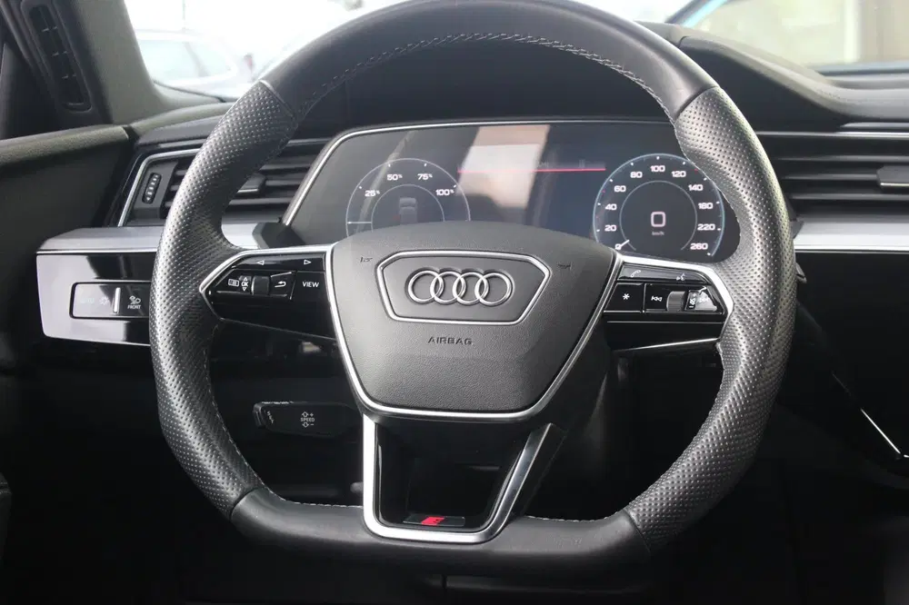 Audi e-tron 50 quattro S edition S-Line uit 2021, foto 11