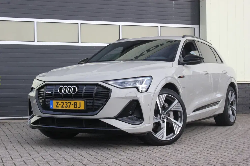 Audi e-tron 50 quattro S edition S-Line uit 2021, foto 12