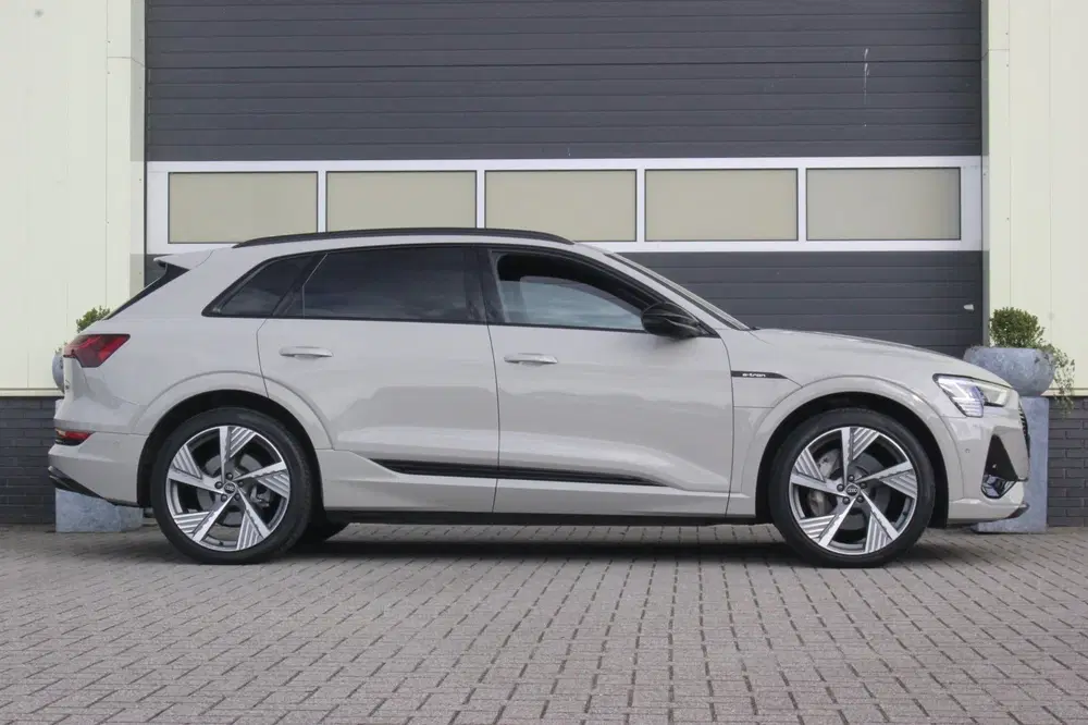 Audi e-tron 50 quattro S edition S-Line uit 2021, foto 13