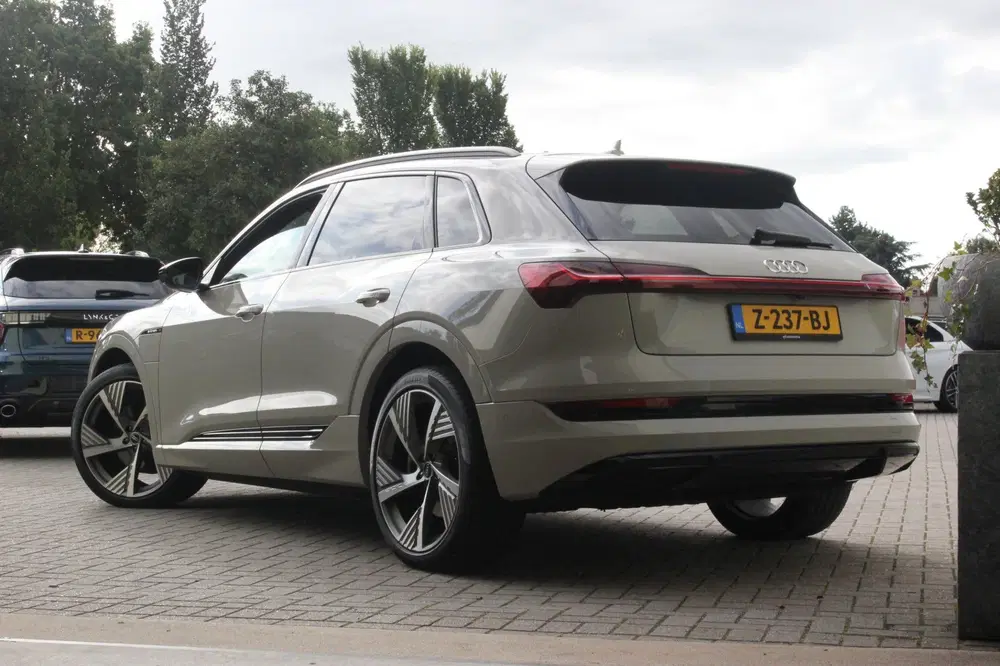 Audi e-tron 50 quattro S edition S-Line uit 2021, foto 9