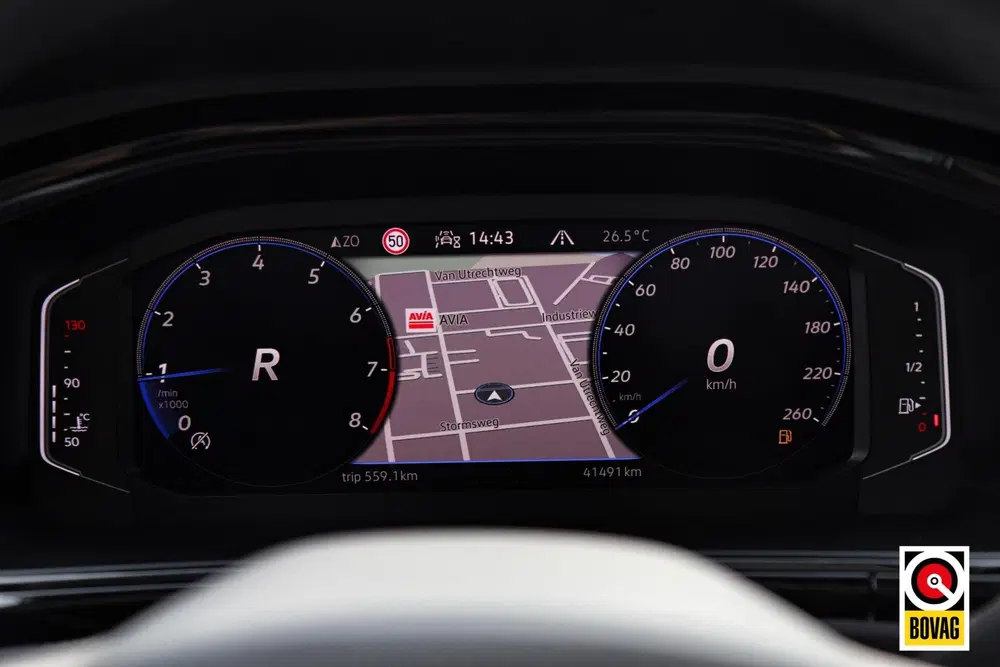 Volkswagen T-Roc 1.5 TSI 3x R-Line uit 2023, foto 15