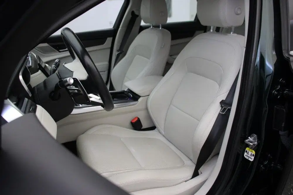 Jaguar XF Sedan 2.0 D200 R-Dynamic S Automaat uit 2021, foto 10