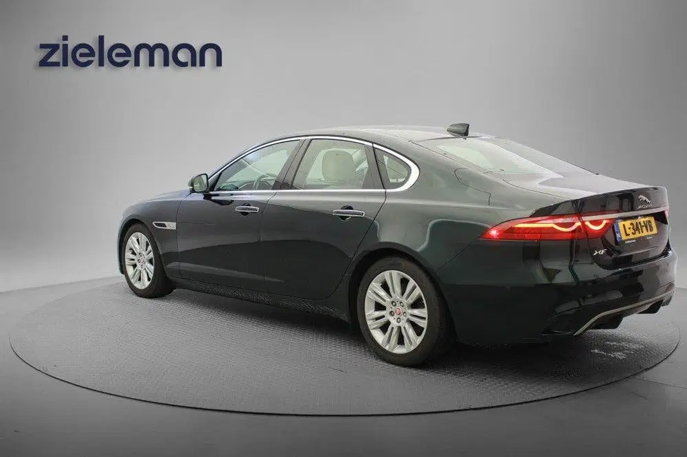 Jaguar XF Sedan 2.0 D200 R-Dynamic S Automaat uit 2021, foto 3