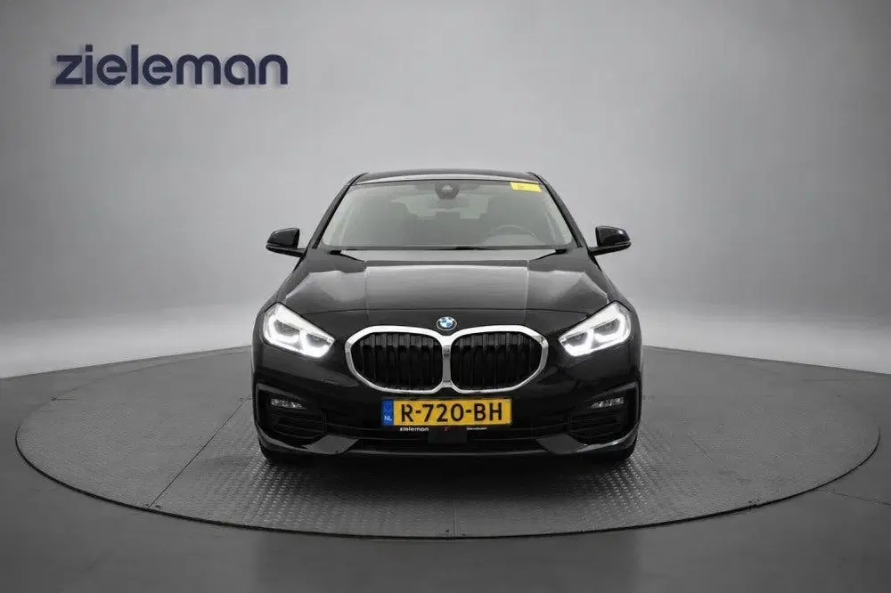 BMW 1-serie 118i Business Edition Automaat uit 2022, foto 13