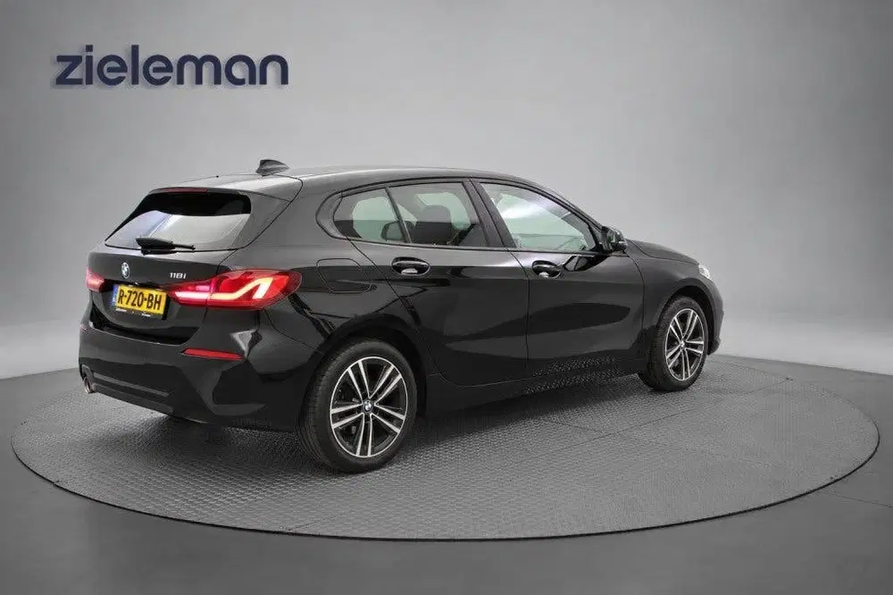 BMW 1-serie 118i Business Edition Automaat uit 2022, foto 15