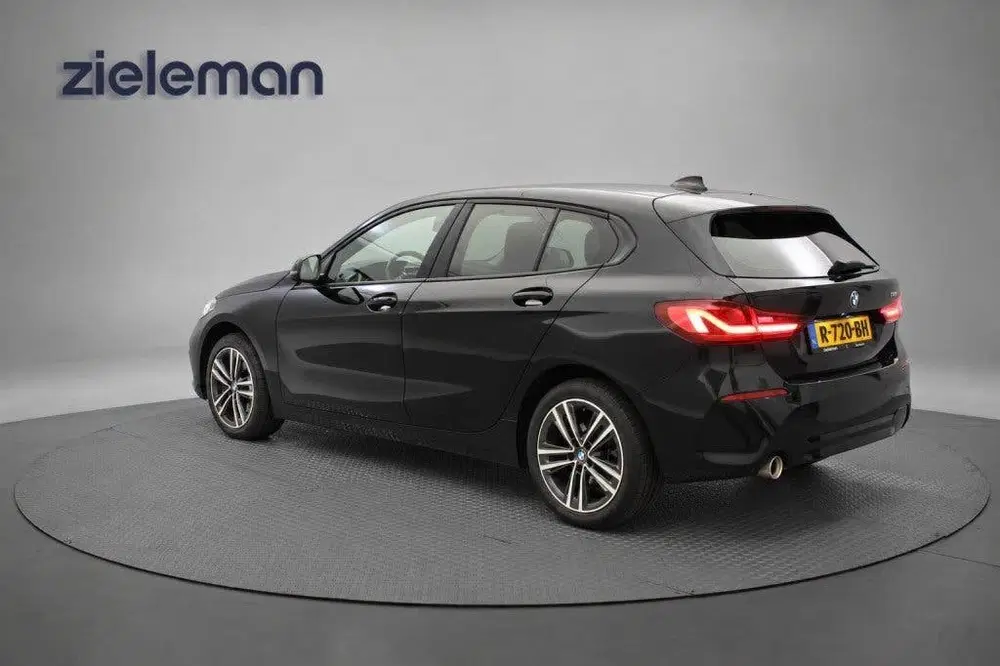 BMW 1-serie 118i Business Edition Automaat uit 2022, foto 3