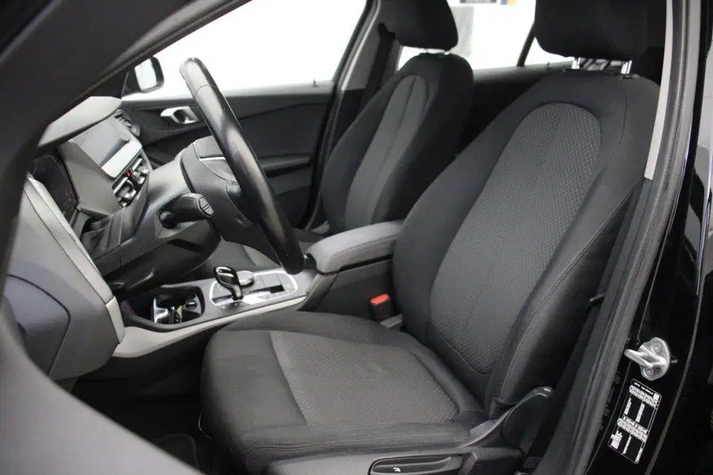 BMW 1-serie 118i Business Edition Automaat uit 2022, foto 9
