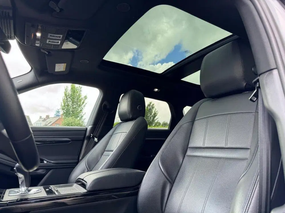 Land Rover Range Rover Evoque 1.5 P300E S AWD R-Design Panor uit 2025, foto 2