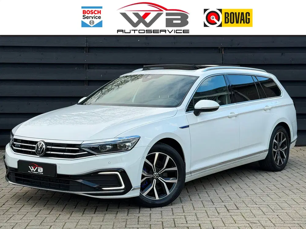 Volkswagen Passat 1.4 TSI PHEV GTE PANO I Leder I Vi uit 2021