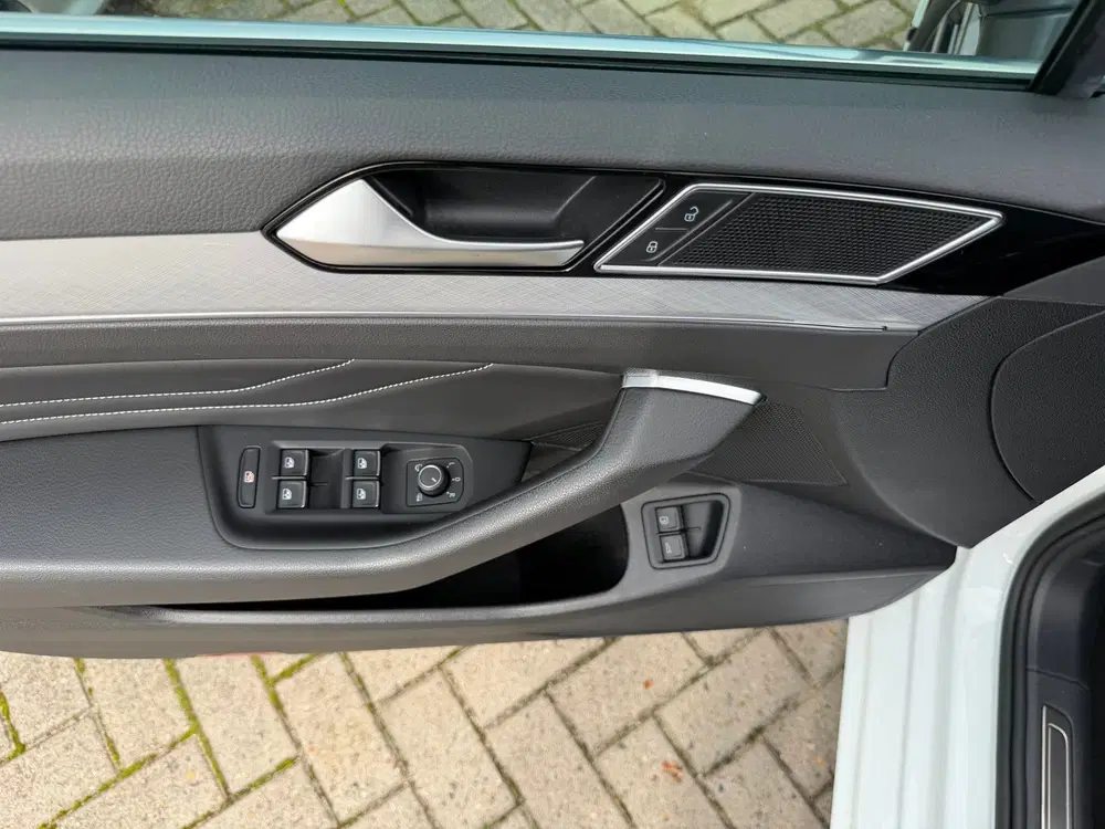 Volkswagen Passat 1.4 TSI PHEV GTE PANO I Leder I Vi uit 2021, foto 12
