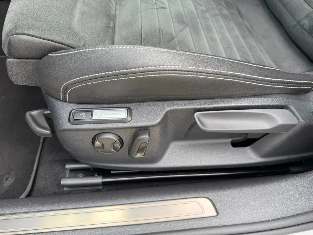 Volkswagen Passat 1.4 TSI PHEV GTE PANO I Leder I Vi uit 2021, foto 13