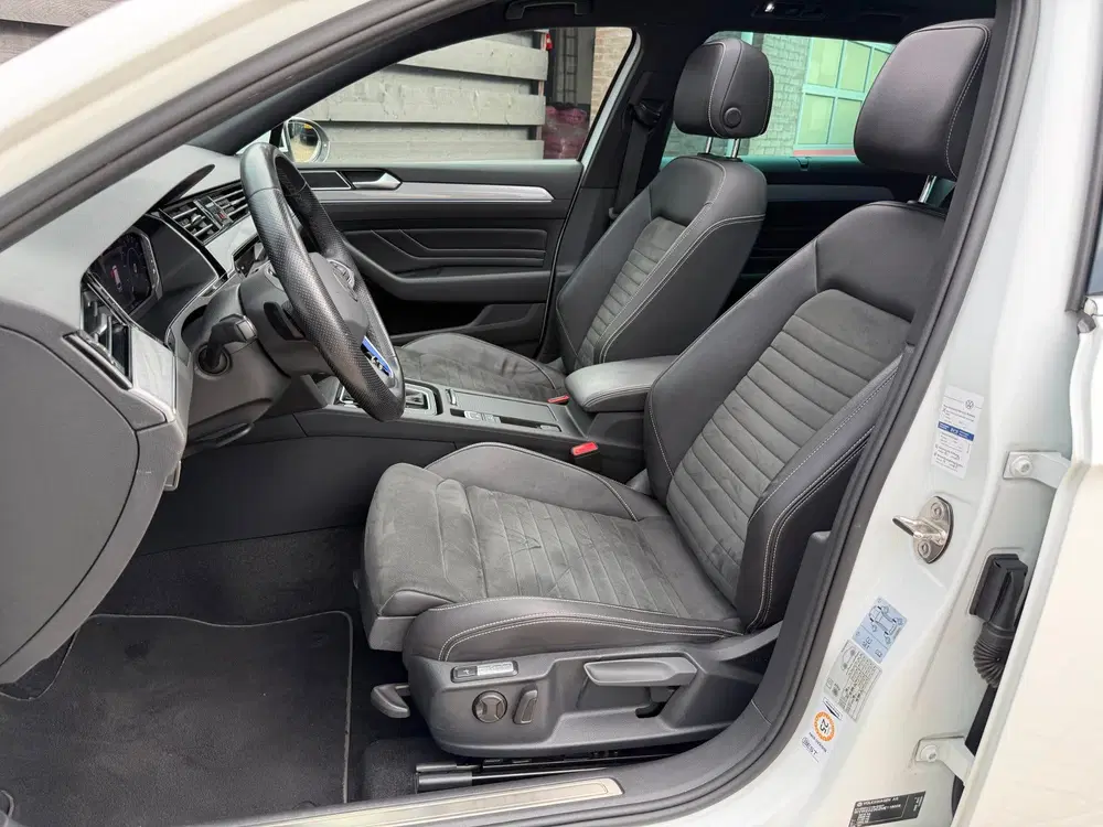 Volkswagen Passat 1.4 TSI PHEV GTE PANO I Leder I Vi uit 2021, foto 8
