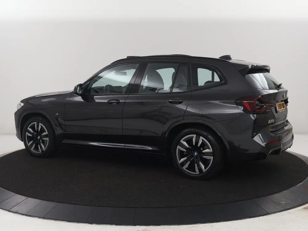BMW iX3 Sport Executive 80 kWh uit 2023, foto 2
