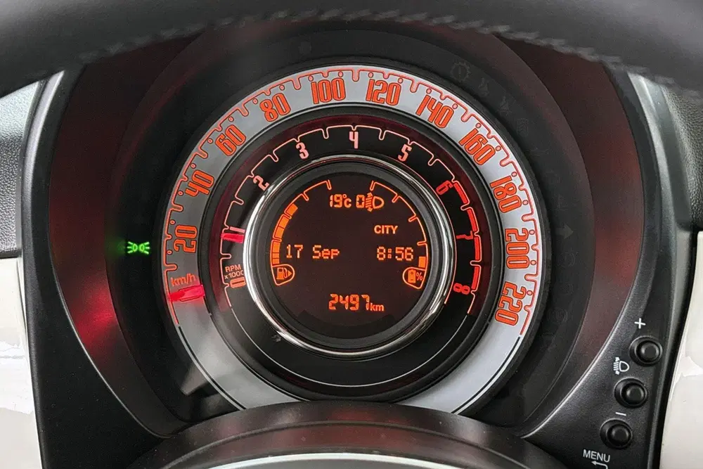 Fiat 500 1.0 Hybrid Dolcevita Panoramadak Apple Car uit 2024, foto 11