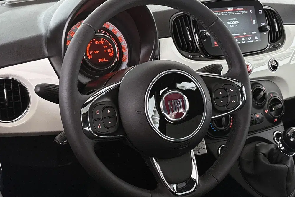Fiat 500 1.0 Hybrid Dolcevita Panoramadak Apple Car uit 2024, foto 12