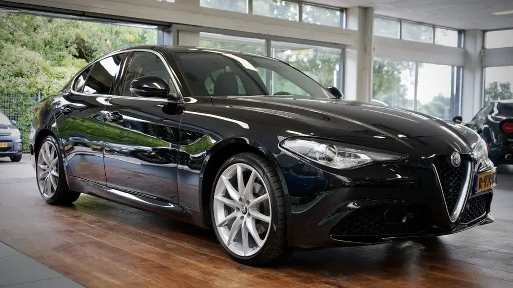 Alfa Romeo Giulia 2.0T TI uit 2020