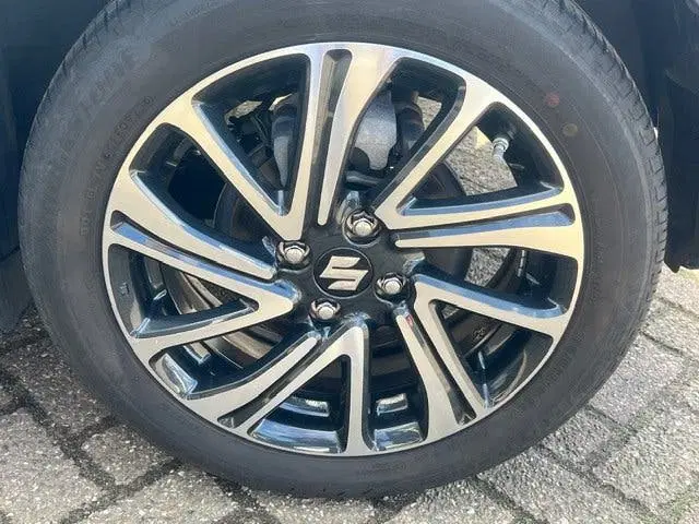 Suzuki Swift 1.2 Style Smart Hybrid uit 2024, foto 7