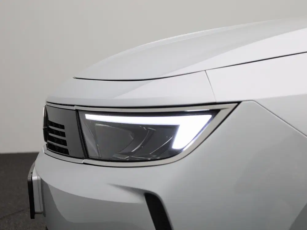 Opel Astra 1.2T Business Edition uit 2023, foto 15