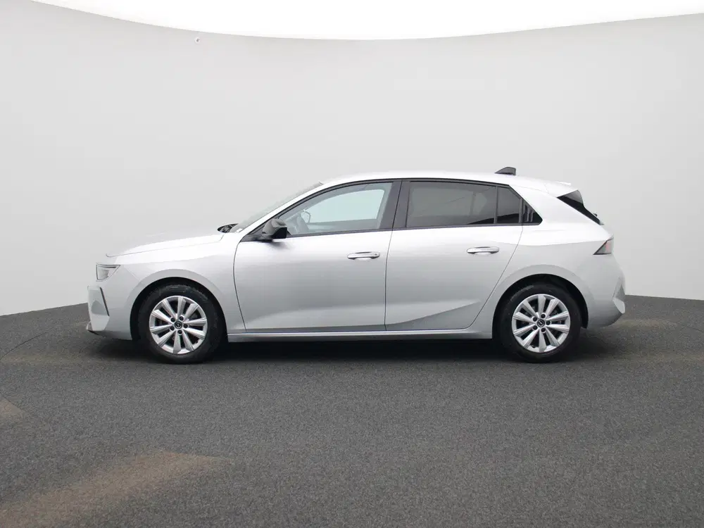 Opel Astra 1.2T Business Edition uit 2023, foto 4