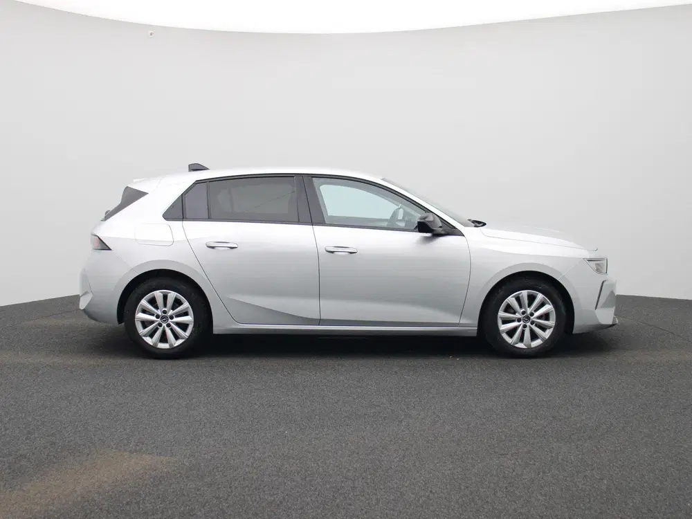 Opel Astra 1.2T Business Edition uit 2023, foto 6