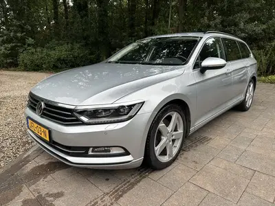 Volkswagen Passat 1.5 TSI Comfortline LED koplampen uit 2019