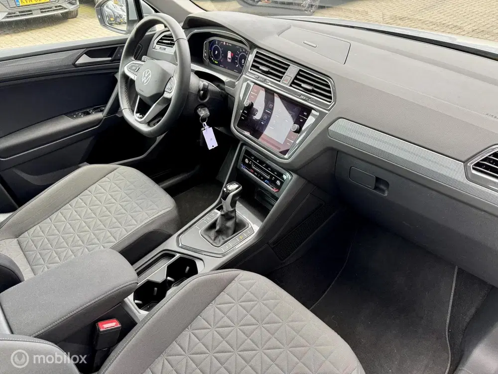 Volkswagen Tiguan 1.4 TSI eHybrid PANO uit 2024, foto 11