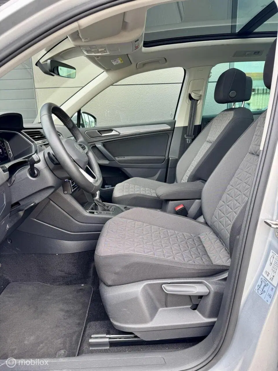 Volkswagen Tiguan 1.4 TSI eHybrid PANO uit 2024, foto 12