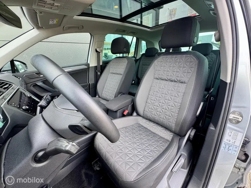 Volkswagen Tiguan 1.4 TSI eHybrid PANO uit 2024, foto 13