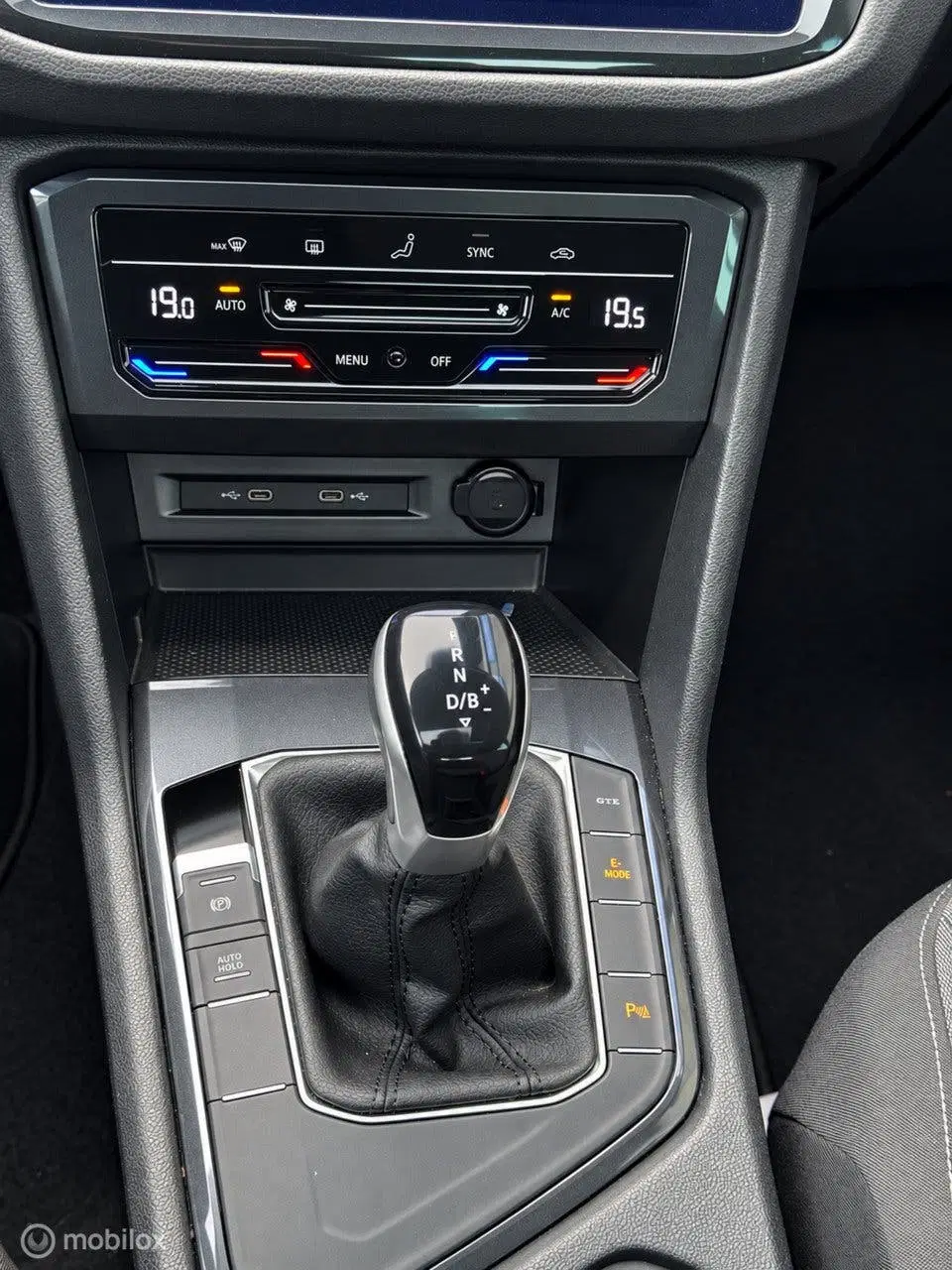Volkswagen Tiguan 1.4 TSI eHybrid PANO uit 2024, foto 15