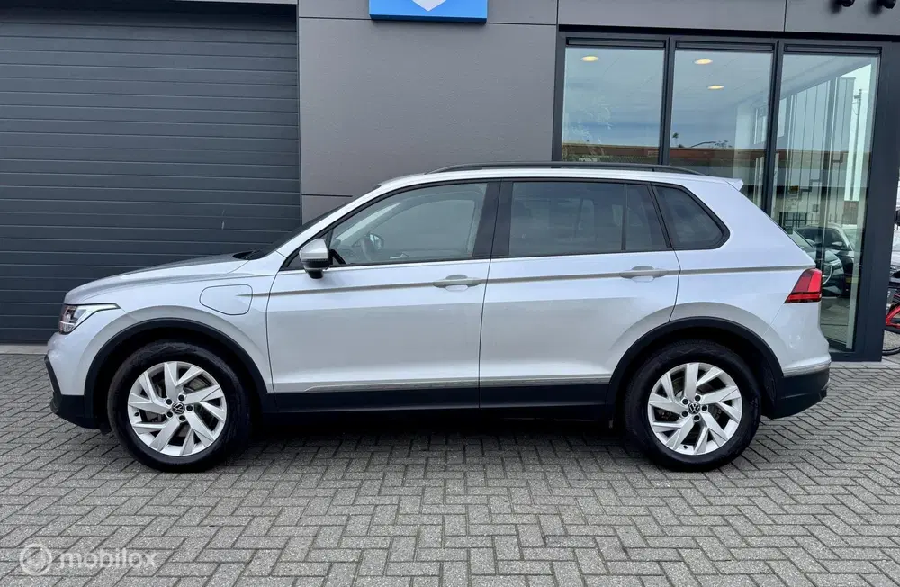 Volkswagen Tiguan 1.4 TSI eHybrid PANO uit 2024, foto 3