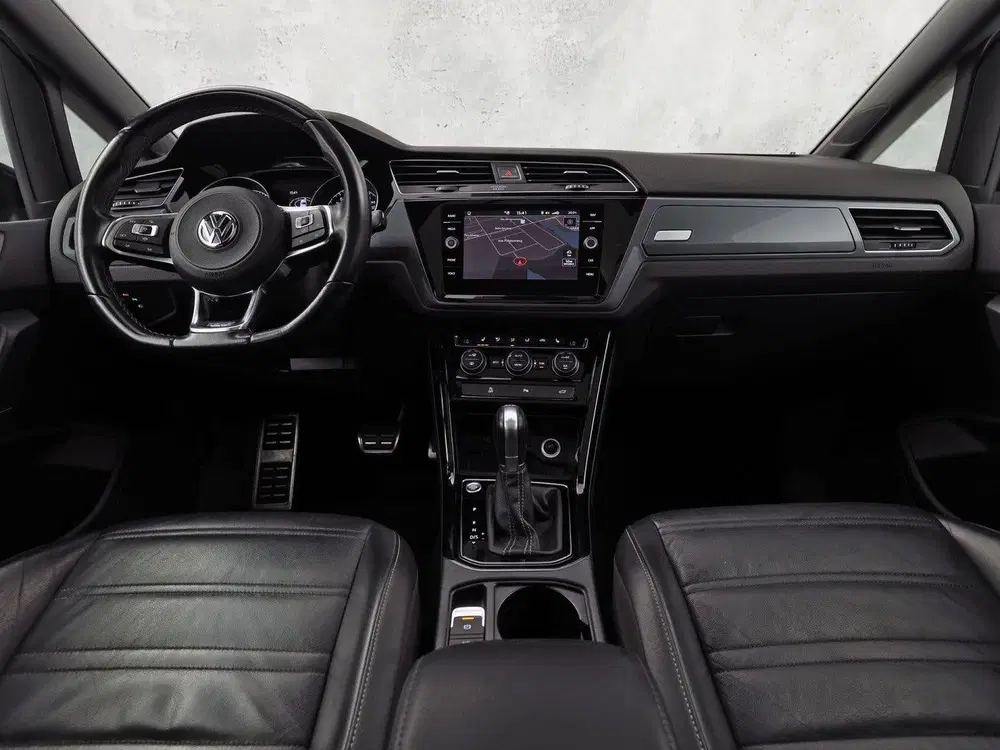 Volkswagen Touran 1.5 TSI R-Line Sport 7 Persoons 150Pk Auto uit 2019, foto 6