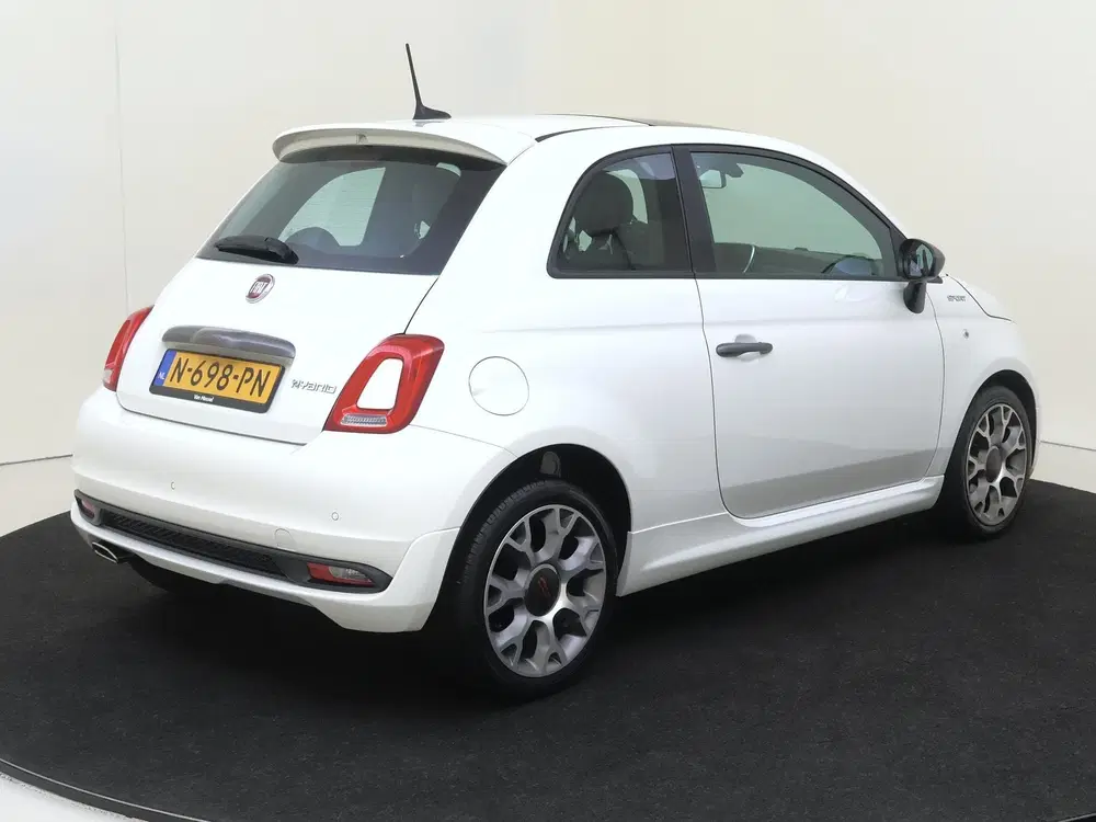 Fiat 500 1.0 Hybrid Sport uit 2021, foto 4