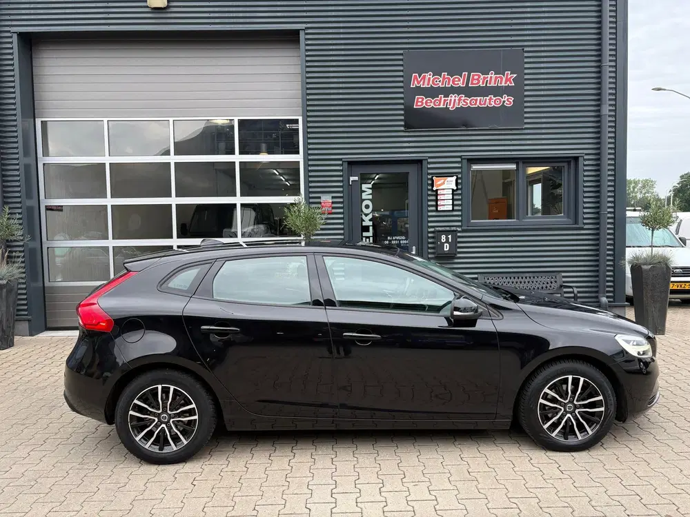 Volvo V40 2.0 D2 Momentum Navigatie uit 2020, foto 11