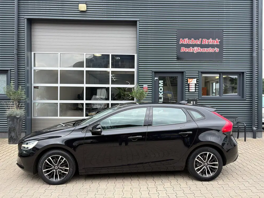Volvo V40 2.0 D2 Momentum Navigatie uit 2020, foto 4