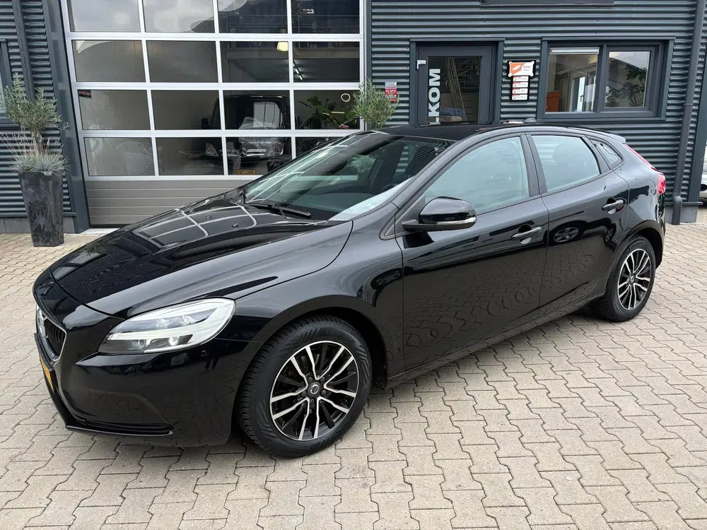 Volvo V40 2.0 D2 Momentum Navigatie uit 2020, foto 5