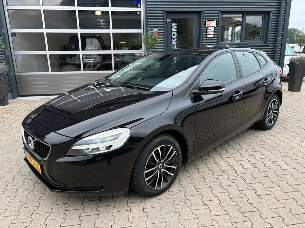 Volvo V40 2.0 D2 Momentum Navigatie uit 2020, foto 6