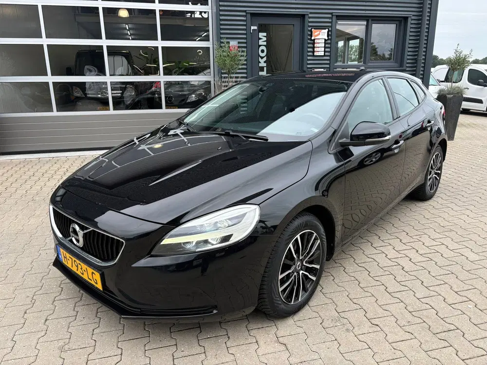 Volvo V40 2.0 D2 Momentum Navigatie uit 2020, foto 7