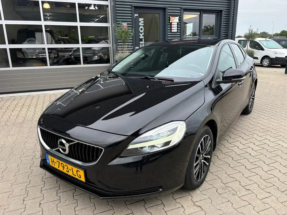 Volvo V40 2.0 D2 Momentum Navigatie uit 2020, foto 8